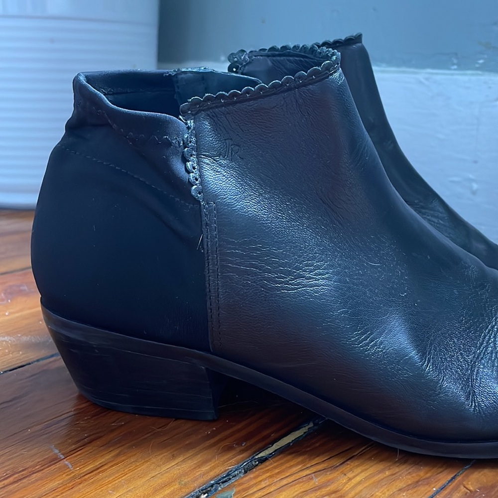Size 8 Jack Rogers black leather booties - Picture 2 of 5